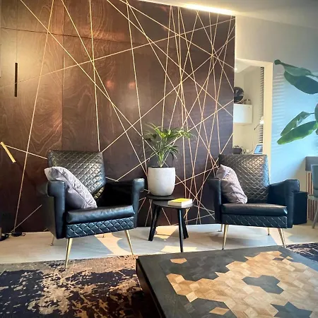 Apartment Desk Dawn Ghent